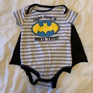 Batman Onesie With Detachable Cape Perfect For Halloween 3-6 Months (824)